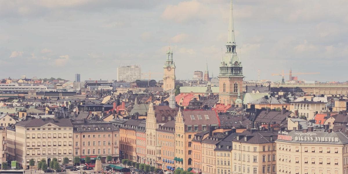 Huzurlu bir cami veya manevi bir manzara